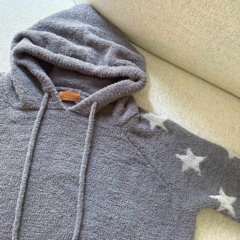 grey star sweatshirt